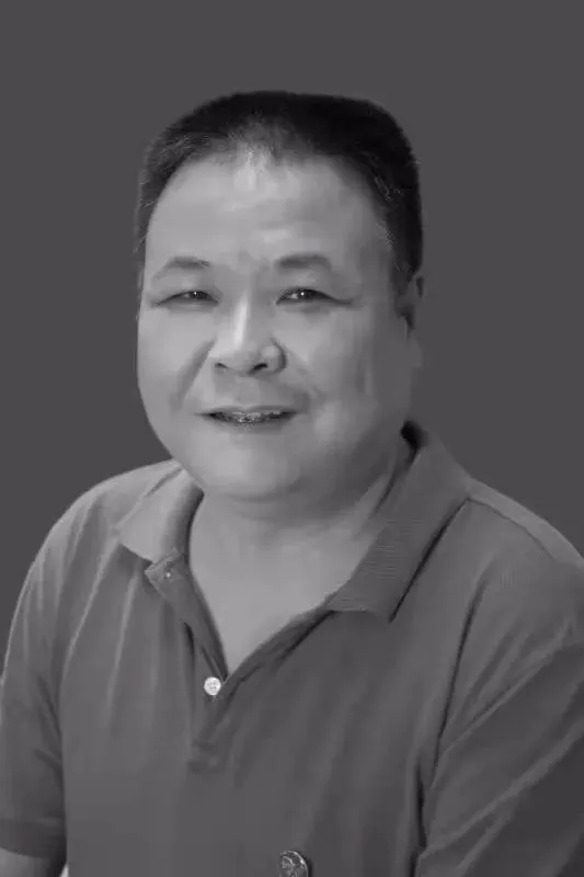 王新华头像