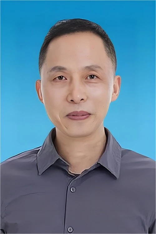 戴建武头像