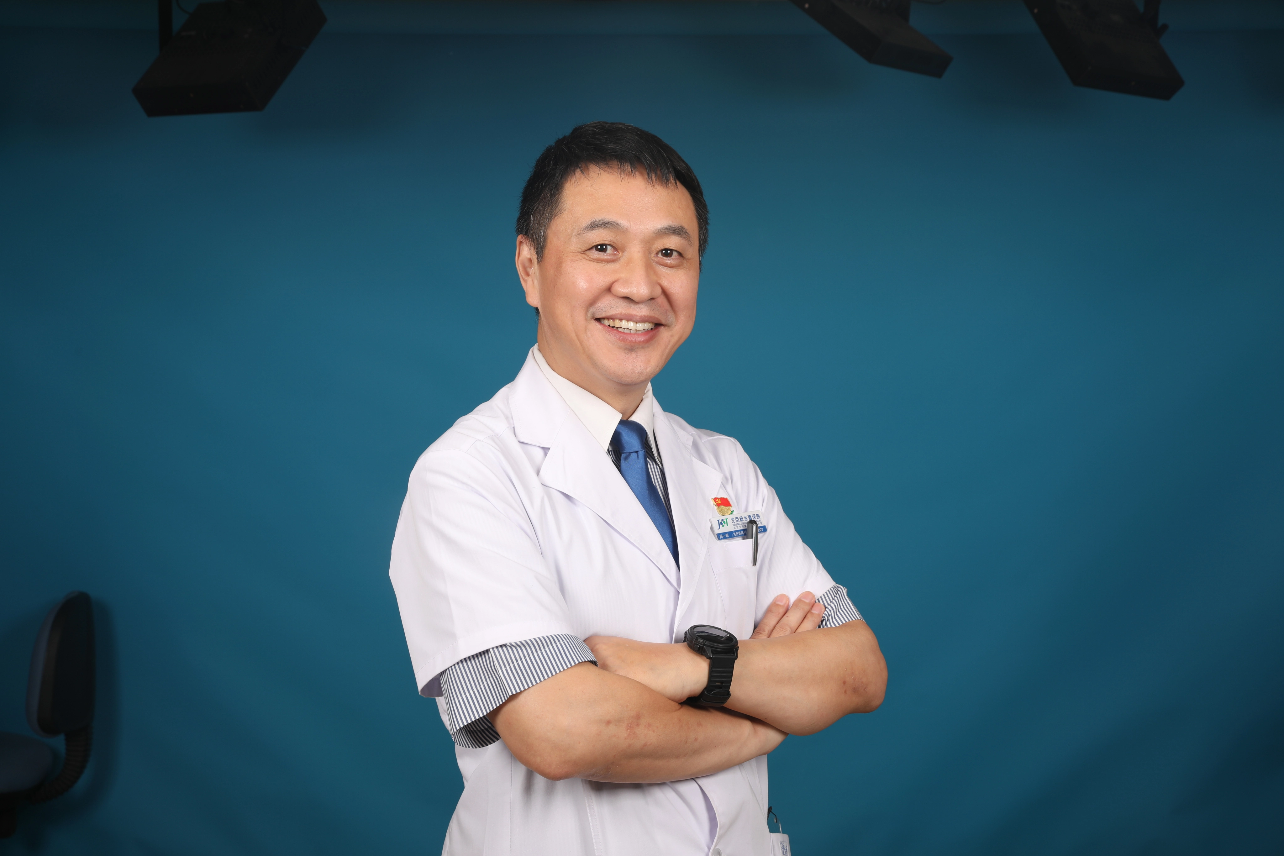 周一新