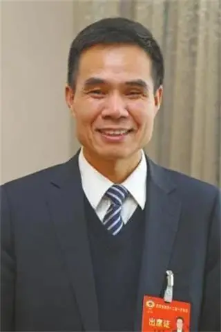 王新发