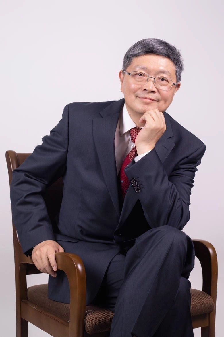闾国年头像
