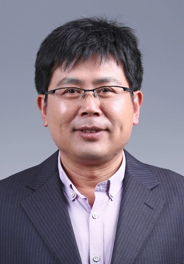 尤明山头像