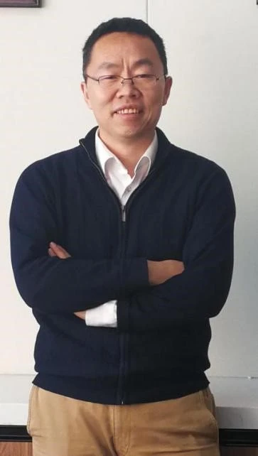 李泓