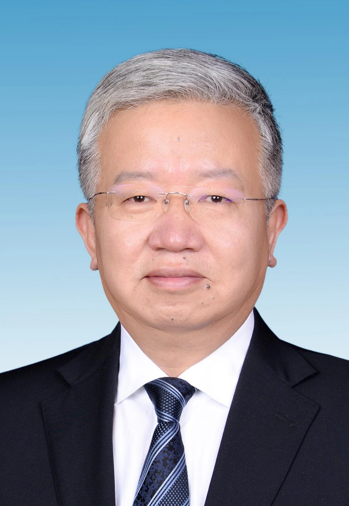 周伟