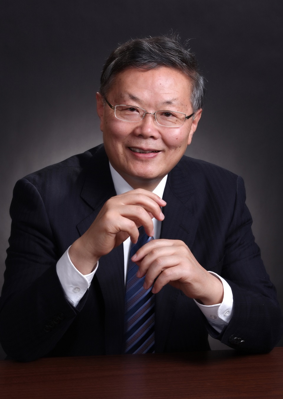 何清华
