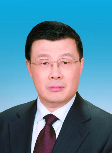 于伟