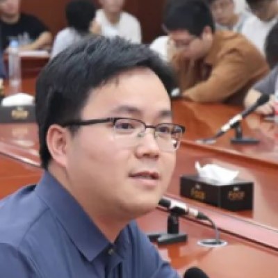 路德春