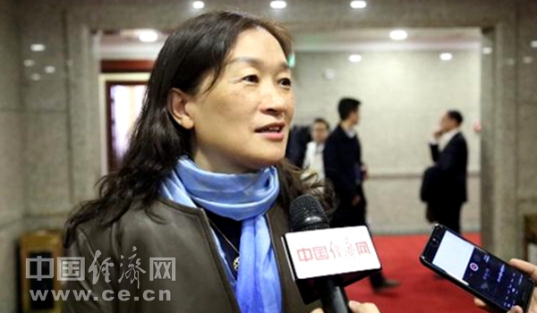 陈晓红委员:牺牲环境换增长 未来代价百倍